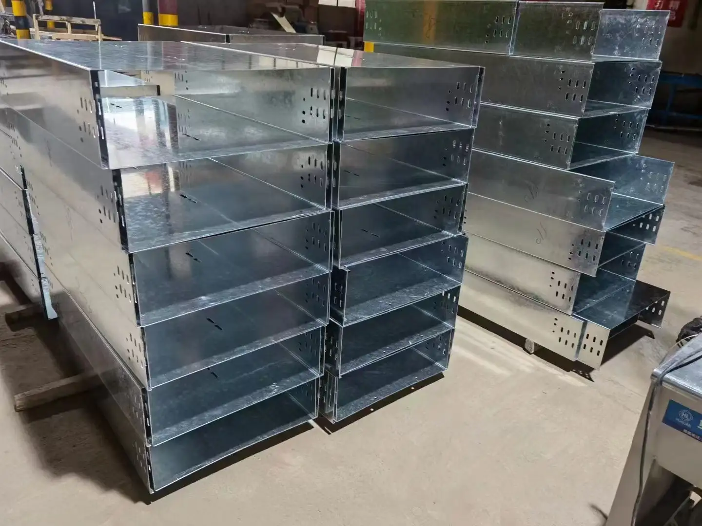 热浸锌电缆桥架